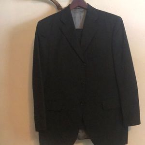 Saks fifth Avenue suit